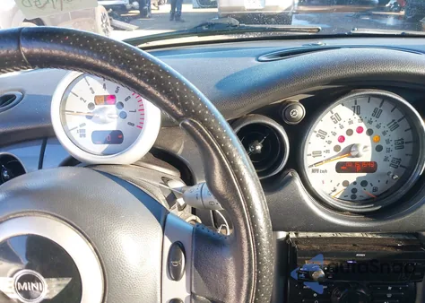 2004 Mini Cooper z USA, uszkodzony, nr VIN WMWRC33444TJ59278